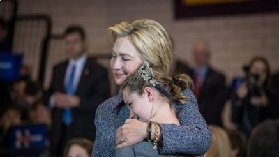 «كلينتون» تفقد الأمل وتبعث برسالة حزينة لمؤيديها مع تقدم ترامب