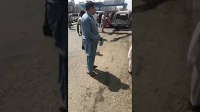 لحظة دهس شخصين بطريقة مفجعة بالسعودية (فيديو)