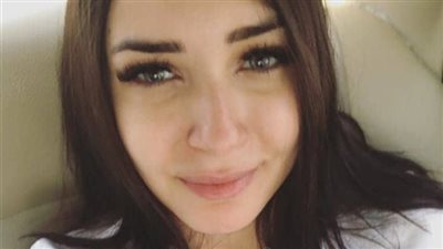 ساندي تدلي بصوتها في الانتخابات الرئاسية (صور)