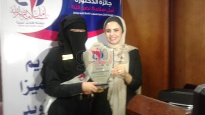 بالفيديو.. منح طالبة متفوقة من سكان رفح 10 آلاف جنيه