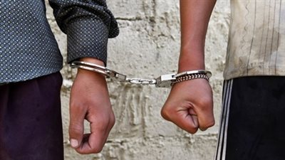 عاطلا شبرا الخيمة سقطا بحشيش وسلاح