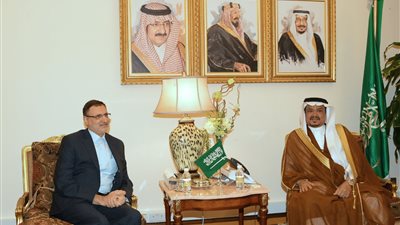 وزير الحج السعودي يبحث مع مسئولين إيرانيين ترتيبات شئون الحجاج
