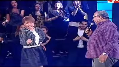 بالفيديو.. لوسي تشعل مسرح «الحياة حلوة» بوصلة رقص