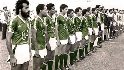 قصة صورة للاعبي المصري أمام الأهلي في نهائي كأس مصر 83