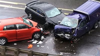 مصرع وإصابة 4 في تصادم 3 سيارات بطريق الإسكندرية الزراعي