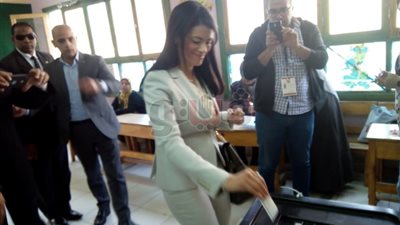 وزيرة السياحة تدلي بصوتها بلجنة أحمد لطفي السيد في المنيل (صور)