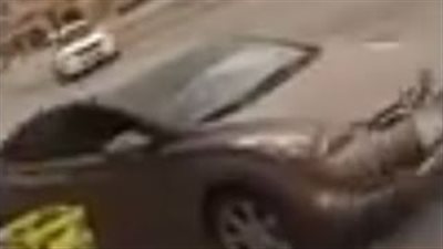 بالفيديو.. لحظة اصطدام مفحط بسيارة عائلة بطريقة مروعة