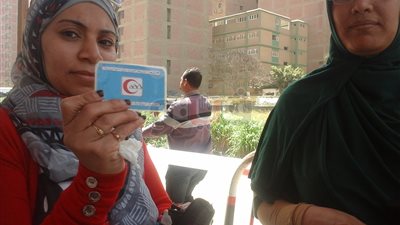 مندوبو الصحة يدعمون الناخبين في لجان أرض اللواء (صور)