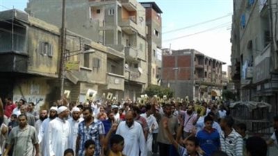 أهالي قرية بكفرالشيخ يفرقون مسيرة لـ