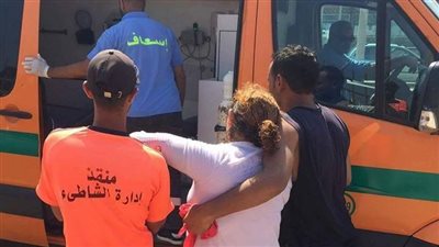 إنقاذ فتاة من الغرق بشاطئ بورسعيد