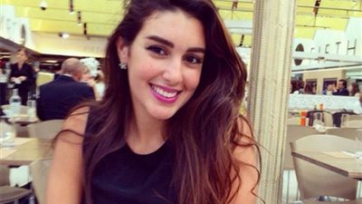 ياسمين صبرى تتعاقد على «هبوط اضطراري» بـ2 مليون جنيه