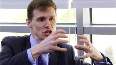 سفير بريطانيا يبحث مع وزير النقل مساعدة مصر في تحديث وسائل المواصلات