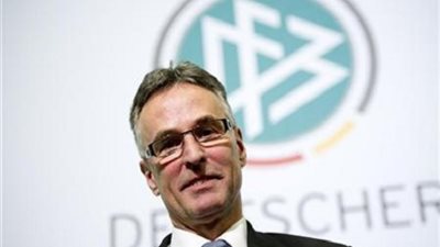 ساندروك: فشل تركيا في استضافة أوليمبياد 2020 لا يمنحها تنظيم اليورو