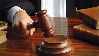 النيابة العامة تعاين موقع حادث اصطدام سيارة بمبنى في الإسماعيلية