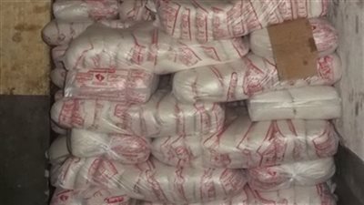 ضبط أمين عهدة وصاحب بدالة لبيعهم السكر التمويني الناقص بالخليفة