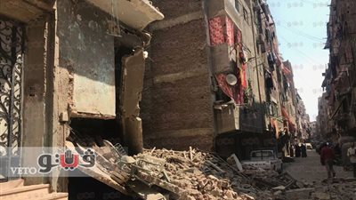 بالصور.. انهيار منزل من 4 أدوار بحي شرق شبرا الخيمة