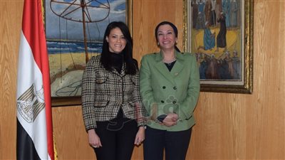 وزيرة السياحة تناقش اشتراطات تصاريح مزاولة النشاط البيئي