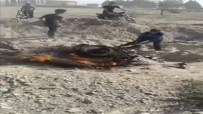 بالفيديو.. لحظة سقوط طائرة حربية سورية وأسر قائدها