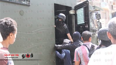 بالصور.. ضبط أحد عناصر 
