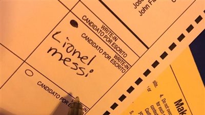 ناخب يصوت لـ«ميسي» في الانتخابات الأمريكية