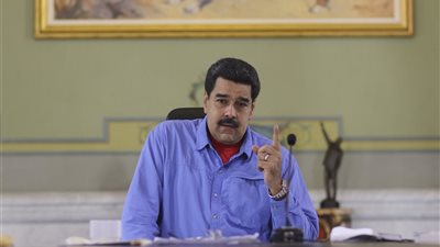 القضاء الفنزويلي يمهد لتنظيم استفتاء لإقالة الرئيس