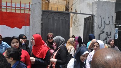 فرحة أولياء أمور طلاب الثانوية بسهولة امتحان الجيولوجيا