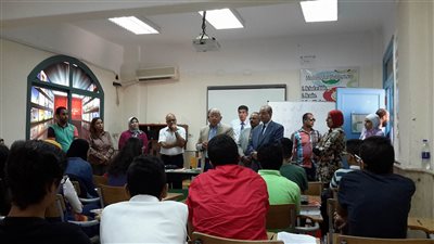 محافظ بورسعيد لطلاب الثانوية: «الدروس الخصوصية أكبر عملية نصب»