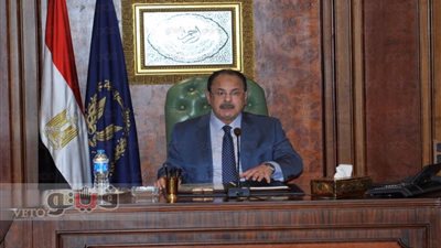 بالصور.. تفاصيل اجتماع وزير الداخلية مع مساعديه لمواجهة «نزيف الأسفلت».. عبد الغفار: منع مرور سيارات النقل بطريقي السويس والإسماعيلية.. وحملات لتوعية المواطنين