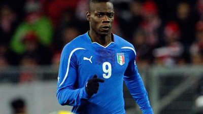 بالوتيلى: أريد الفوز بالمونديال.. ولا أهتم بمقارنتى بالنجوم