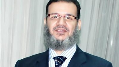 ممدوح إسماعيل يُطالب النائب العام بحبس البرادعى لتحريضه على العنف