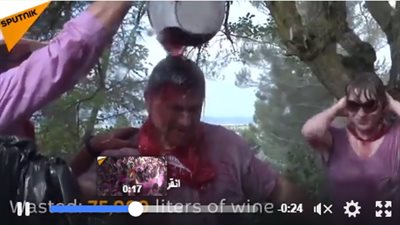 بالفيديو.. «معركة النبيذ الأحمر» أغرب الاحتفالات في إسبانيا