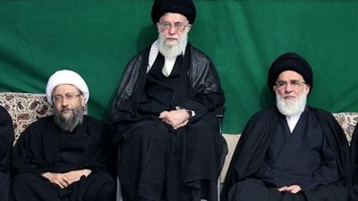 بالصور.. مرشد إيران يحكم قبضته على البلاد بـ 5 رجال «تقرير»