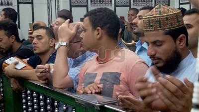 بروفة عاشوراء.. الأوقاف تغلق ضريح الحسين وتعيد فتحه (فيديو صور)