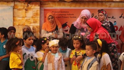 بالصور.. حرق قش الأرز في «إسكتش» مسرحي لأطفال «الحرية للغات»