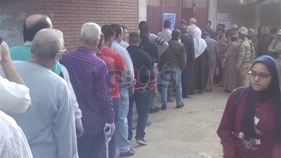 ازدياد عدد الوافدين للإدلاء بأصواتهم في انتخابات الرئاسة بشبرا الخيمة (صور)