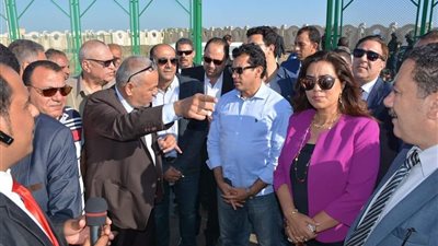 وزير الرياضة يختتم زيارة نادي دمياط والمستقبل