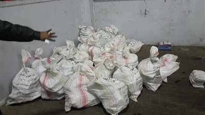 النيابة تحقق في محاولة تهريب 1.5 طن حشيش بدمياط (صور)