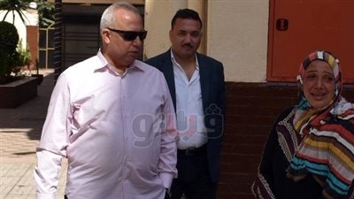 محافظ الشرقية إلى سيدة تطلب محلا لوالدها: «طلباتك أوامر»
