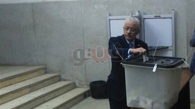 وزير التعليم يدلى بصوته في الانتخابات الرئاسية (صور)
