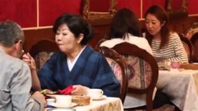 بالفيديو والصور.. كعكة السلطة أحدث صيحة في اليابان