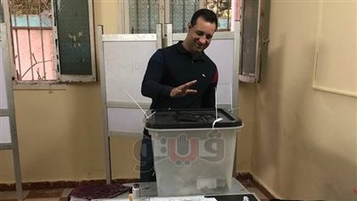 أحمد مرتضى منصور يدلي بصوته في الانتخابات الرئاسية (صور)
