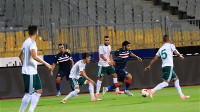 بعد 15 دقيقة.. التعادل السلبي يسيطر على لقاء الزمالك والمصري