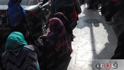 بالصور.. تجمهر أولياء أمور طلاب الثانوية أمام اللجان بالغربية