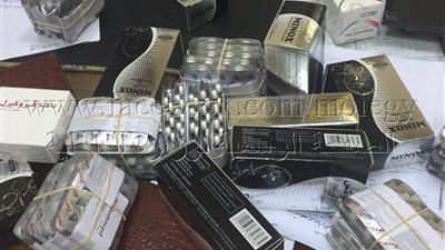 بالصور.. أمين شرطة بمطار القاهرة يرفض تلقى رشوة من 3 ركاب أجانب