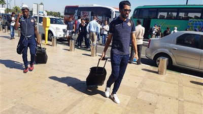 بالصور.. الوداد المغربي يصل مطار برج العرب استعدادا لنهائي أفريقيا