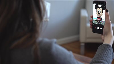 سامسونج وديزني تطلقان رموزا تعبيرية بالواقع المعزز لـ«Galaxy S9»