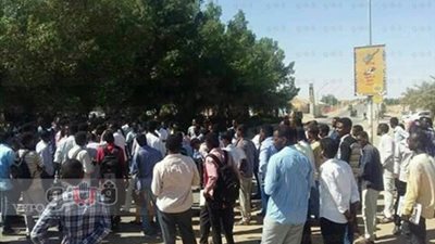 بالصور.. تظاهرات حاشدة لسودانيين للمطالبة برحيل البشير