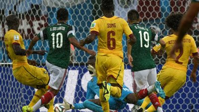 «فيفا» يستبعد حكم راية «كولومبي» من المونديال بسبب أخطائه