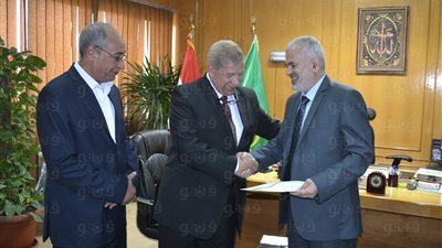 محافظ الإسماعيلية يستقبل مدير فرع بنك فيصل الإسلامي