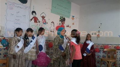 بالصور.. مدير تعليم سيوة يشهد معرض القرائية لطلاب الابتدائي